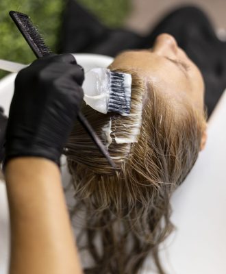 woman-getting-her-hair-washed-beauty-salon